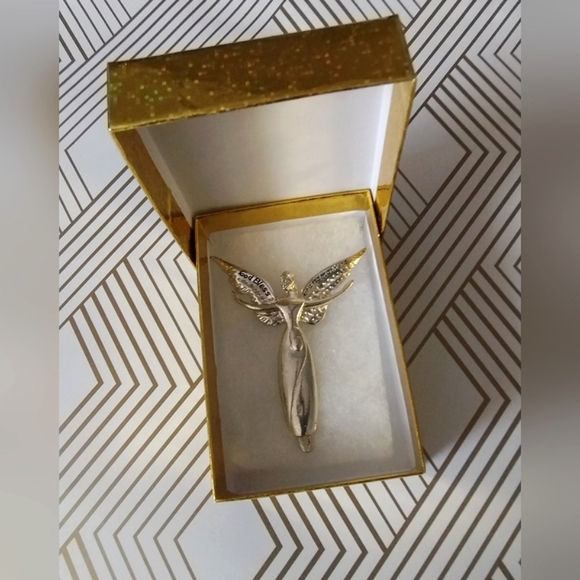 Guardian Angel Pin Brooch for Grandmothers - Picture 12 of 12